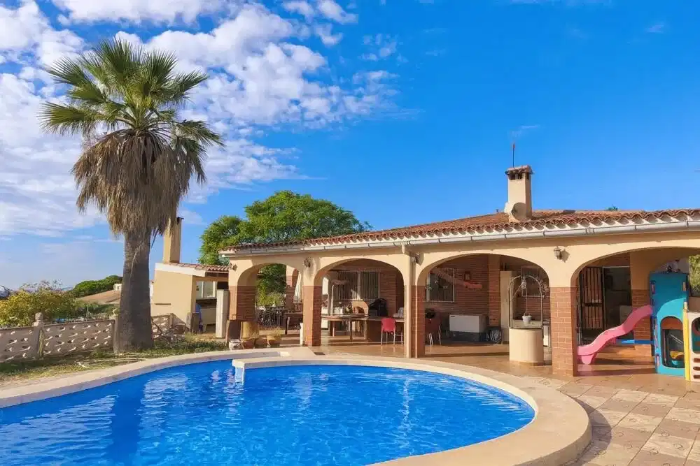 Golf · 5-Bedroom Mediterranean Villa with Exceptional Potential in Prime Busot Location